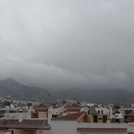 Apartamentos Turisticos Plaza Del Olvido Nerja Luaran gambar